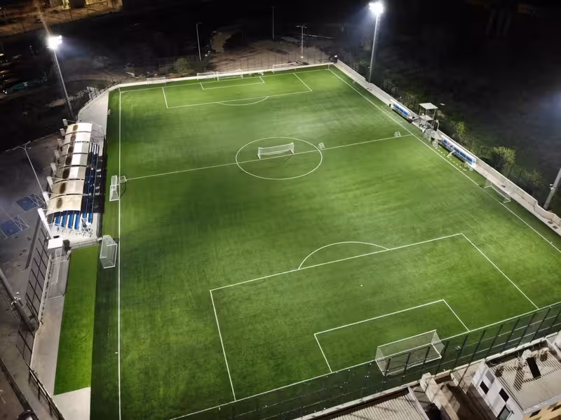 תמונה מספר 1 של פרויקט תאורה מגרשי אימונים הליגה לנשים של חברת אלויק תאורה